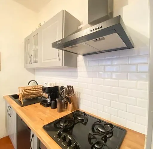 Le Jardin Secret De Nady Καρκασόν